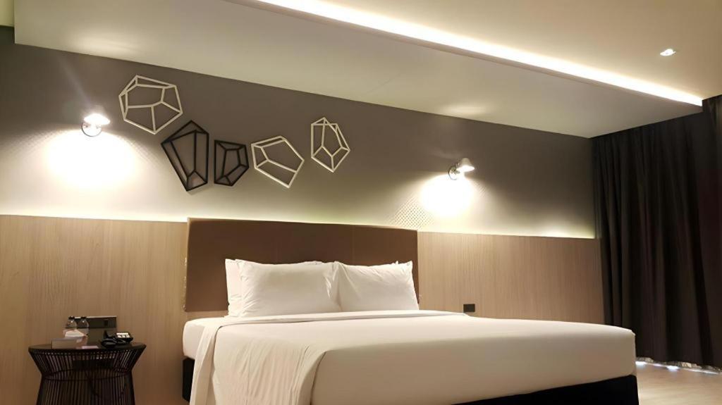 The Heritage Silom Hotel Бангкок Екстер'єр фото