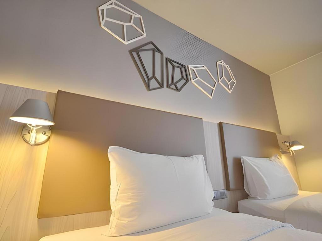 The Heritage Silom Hotel Бангкок Екстер'єр фото