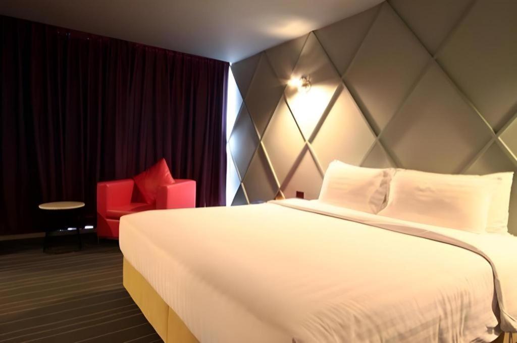 The Heritage Silom Hotel Бангкок Екстер'єр фото