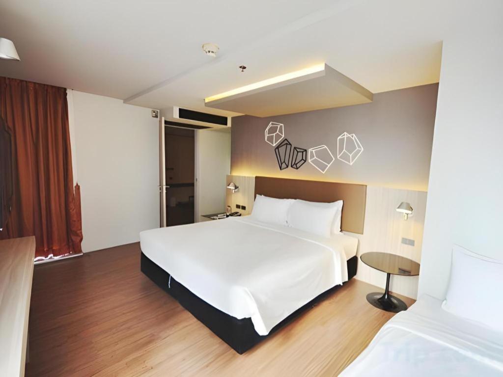 The Heritage Silom Hotel Бангкок Екстер'єр фото