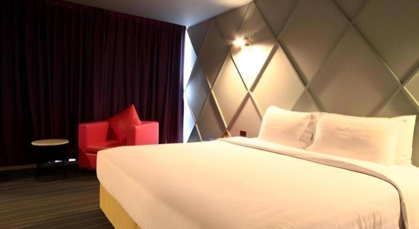 The Heritage Silom Hotel Бангкок Екстер'єр фото